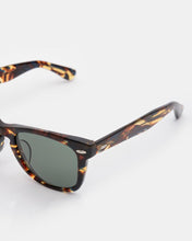 Load image into Gallery viewer, Zen Sunglasses in QRZ