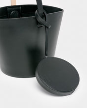 Load image into Gallery viewer, Short Basket in Black