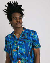 Load image into Gallery viewer, Short Sleeve Notch Print Shirt in Blue Multi