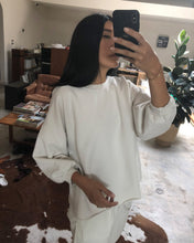 Load image into Gallery viewer, Fond Sweatshirt in Dirty White