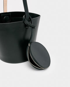 Short Basket in Black