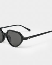 Load image into Gallery viewer, Sunglasses in Black / Silver / Grey
