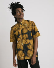 Load image into Gallery viewer, Clasen Shirt in Mustard
