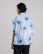 Load image into Gallery viewer, La Double Chemise in Blue Flowers
