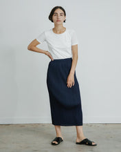 Load image into Gallery viewer, Skirt JG908 in Navy
