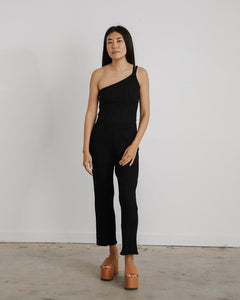 Capilla in Black