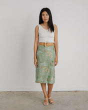 Load image into Gallery viewer, Blair Skirt in Beach Print Khaki
