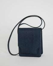 Load image into Gallery viewer, Pump Classic in Navy Blue Croc
