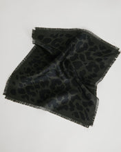 Load image into Gallery viewer, Flake 201 Handkerchief in Green
