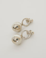 Load image into Gallery viewer, Pipa Earring in Silver

