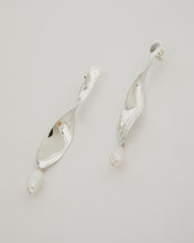 Load image into Gallery viewer, Torque Pearl Earrings in Sterling Silver
