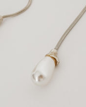 Load image into Gallery viewer, Pearl Snake Earrings (Pair)
