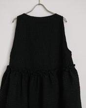 Load image into Gallery viewer, Fling Dress in Black
