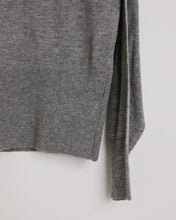 Load image into Gallery viewer, Flint Pullover in Grey
