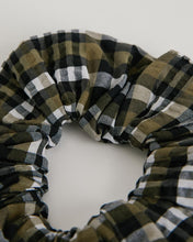 Load image into Gallery viewer, Seersucker Scrunchie in Kalamata
