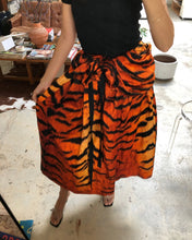 Load image into Gallery viewer, Seoni 9325 Skirt in Desa
